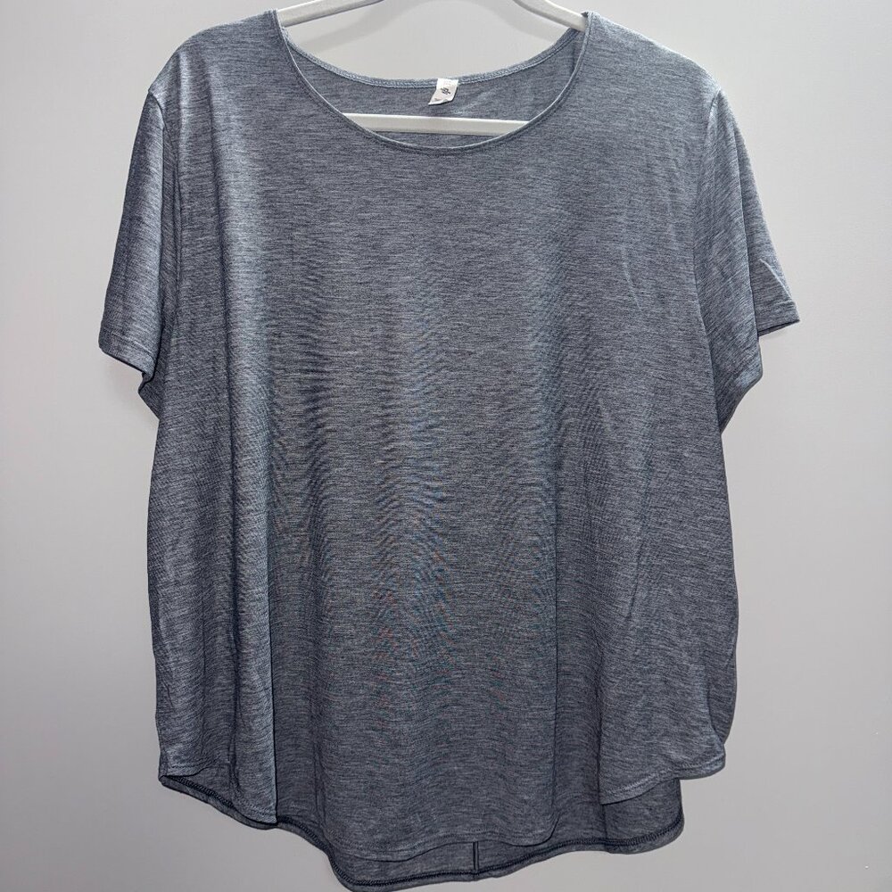 Under Armour gray short-sleeve tee